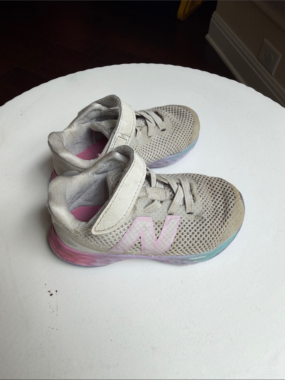 New Balance Kids Light Gray Sneakers with Pink Accents - Size 6